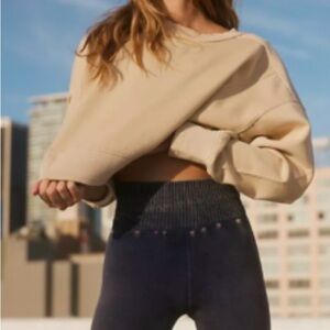 Set of two lightly used free people active bottoms. Good karma.